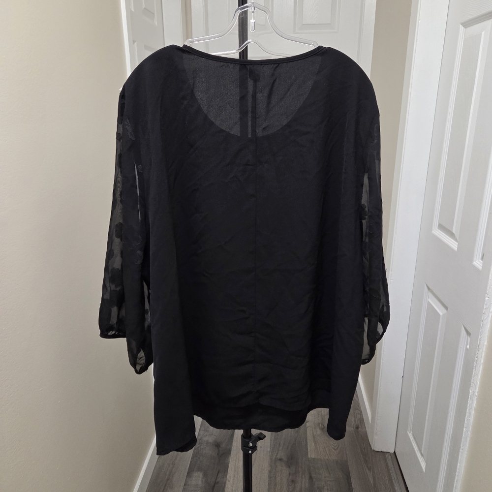 Emery Rose Plus Size Black Sheer Floral Sleeve Blouse | Elegant Chic Office Top - Picture 5 of 7